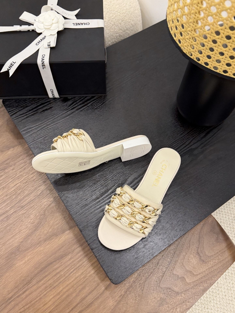 Ch**el slippers